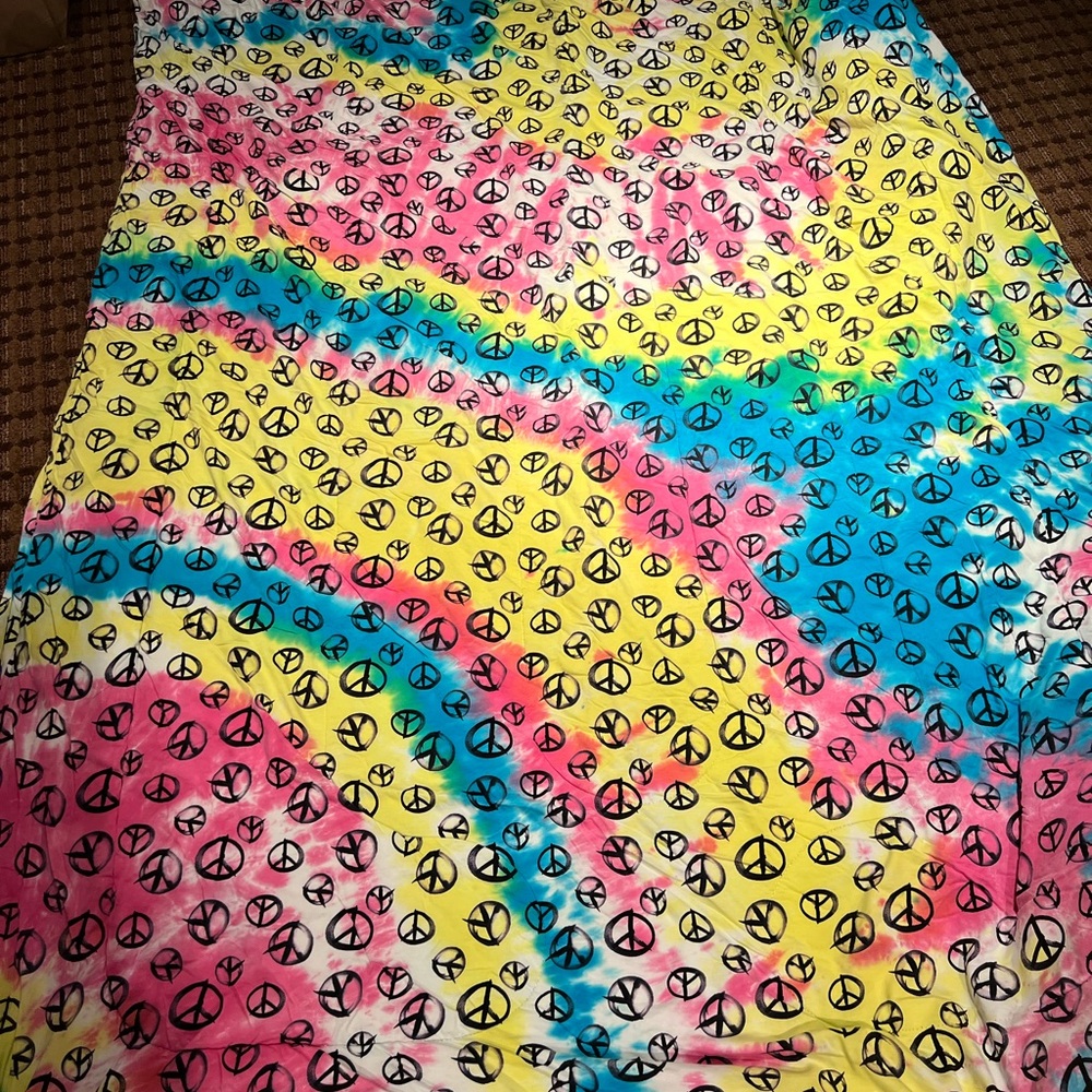 Twin Tie Dye Peace Sign Comforter